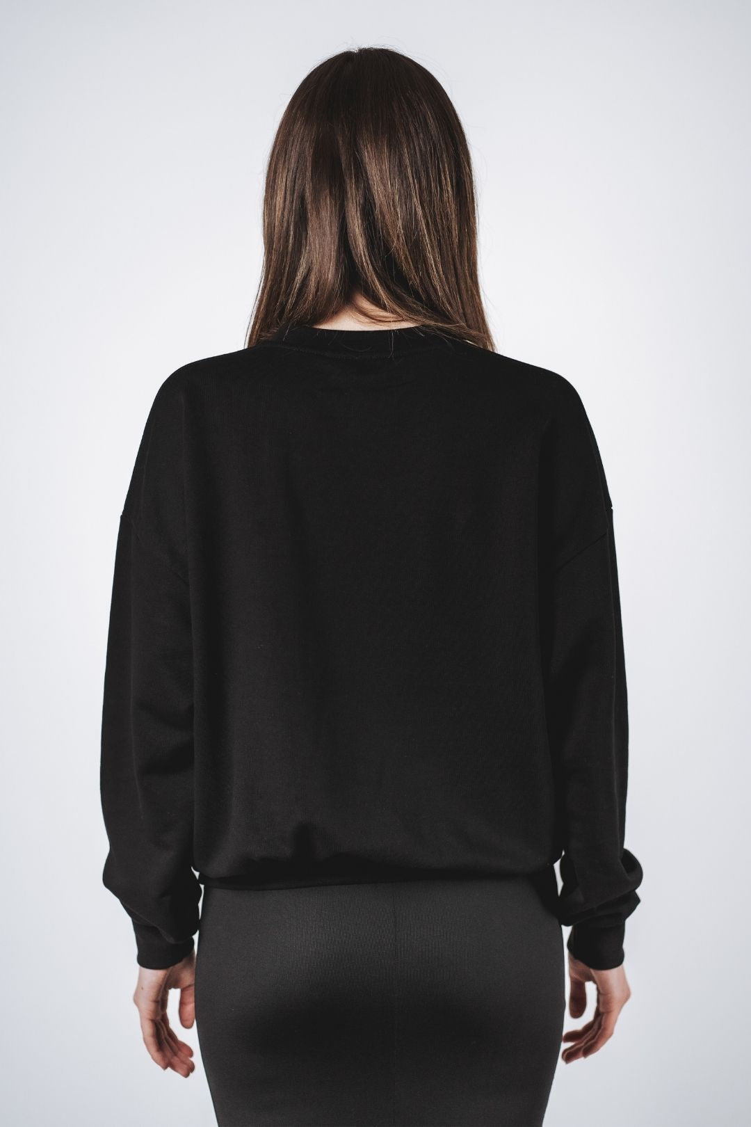 Felpa taglio over con accessori in ottone