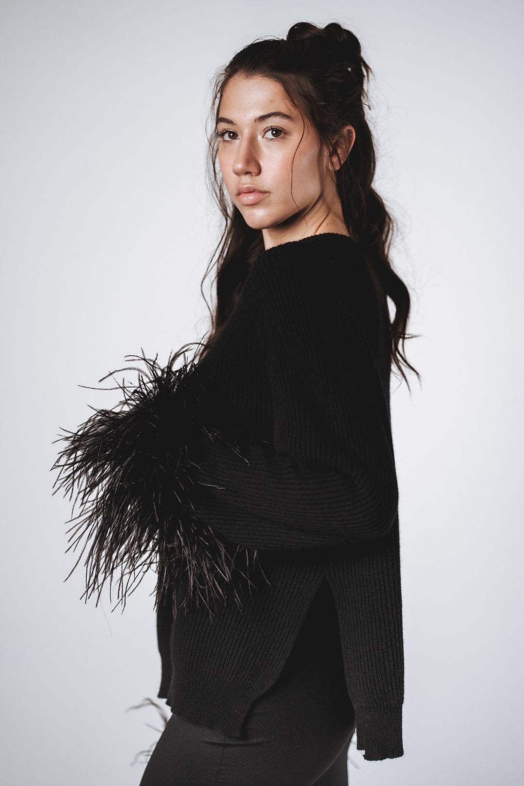Maglione misto cashmere con piume